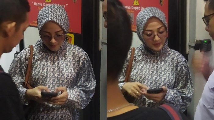 Selebgram Palembang Yoan Penuhi Panggilan Polda Sumsel untuk Klarifikasi terkait pernyataannya yang mendukung aksi pembakaran lahan, Senin (2/10/2023).