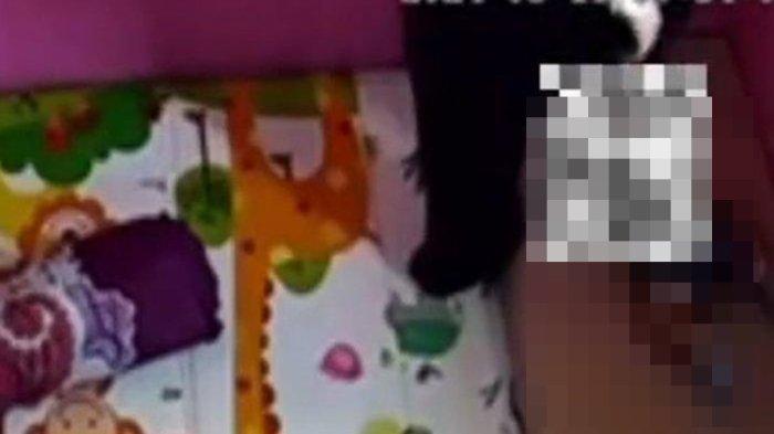 Seorang pemilik tempat penitipan anak (daycare) di daerah Depok, Jawa Barat, berinisial MI diduga menganiaya seorang balita berinisial MK (2).