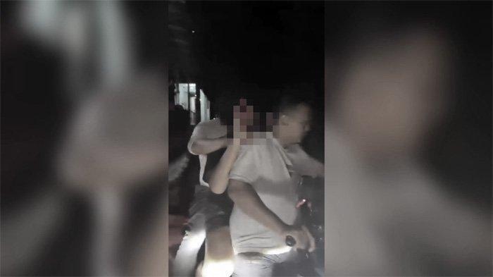ABG DIGETOK AIRSOFT GUN - Seorang pemuda berlumuran darah usai dianiaya menggunakan benda mirip senjata api di wilayah Kecamatan Citeuruep, Kabupaten Bogor