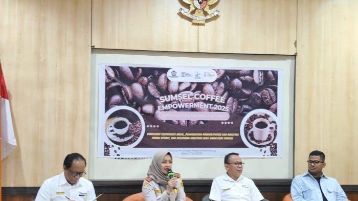 Edukasi Petani Kopi - Pusat Investasi Pemerintah (PIP) bekerjasama dengan Direktorat Jenderal Perbendaharaan (DJPb) Provinsi Sumatera Selatan (Sumsel) mengadakan kegiatan 