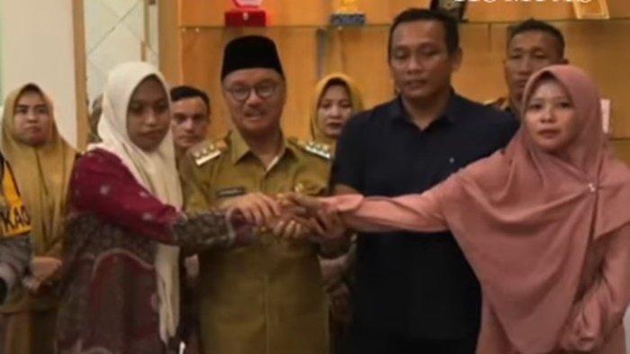 (kiri) guru Supriyani, (tengah )Bupati Konawe Selatan  Surunuddin Dangga , (kanan) Aipda Wibowo Hasyim. Surunuddin Dangga Bupati Konawe Selatan Sulawesi Tenggara (Sultra) yang disorot di tengah kasus guru Supriyani. mendadak melayangkan somasi ke guru