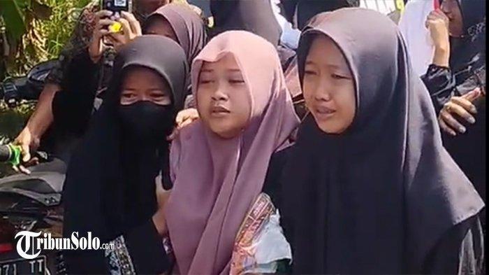 Tangis Teman Fajar Ketua Osis SMAN Cawas Klaten Tewas Tersetrum Dapat Kejutan Ultah