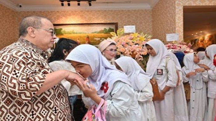 Tony Tatung Rayakan Tasyakuran Milad Bersama Ratusan Anak Yatim ...