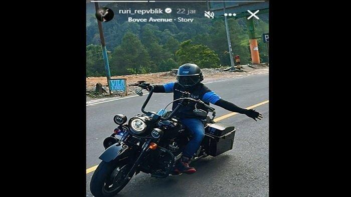Unggahan Ruri Repvblik sebelum kecelakaan tunggal di Ciamis.