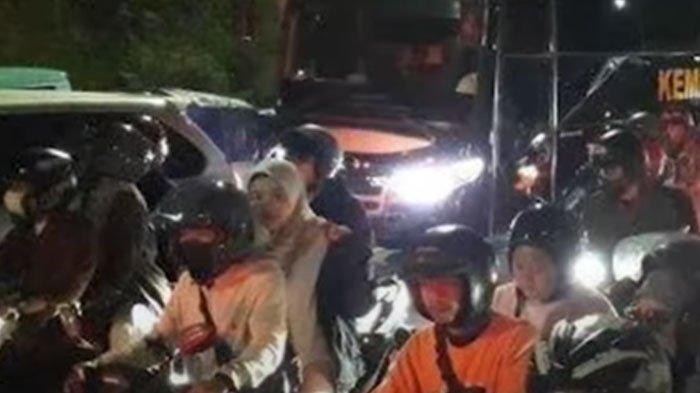 VIDEO Kronologi Wisatawan Meninggal Terjebak Macet di Puncak Bogor, Korban Tiba-tiba Sesak Napas