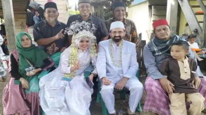 Diana Asri (25), seorang gadis di Muara Kulam, Kecamatan Ulu Rawas, Kabupaten Musi Rawas Utara (Muratara) dinikahi pria bule asal Turki, kenal lewat game Mobile Legend.