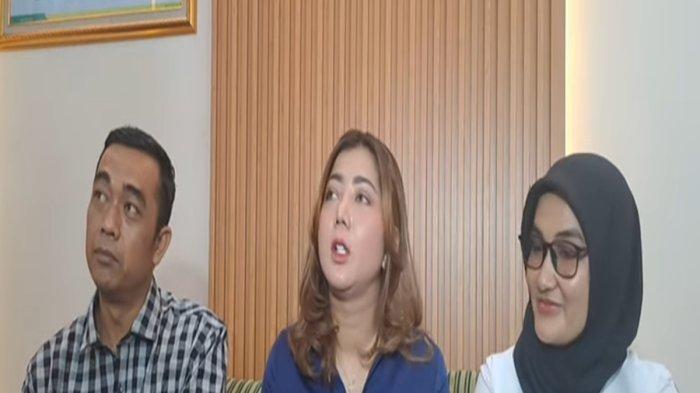 Youtuber Pratiwi Noviyanthi buka suara soal isu pecah kongsi dengan Denny Sumargo usai uang donasi dialihkan ke korban bencana alam di Nusa Tenggara Timur (NTT).