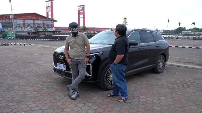 g influencer Motomobi atau dikenal Om Mobi diduga dipalak bayar parkir saat tengah