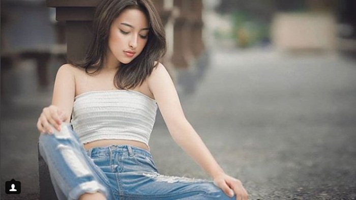 Posting Foto Tanpa Busana di Kolam, Artis Cantik ini Bikin Gagal Fokus