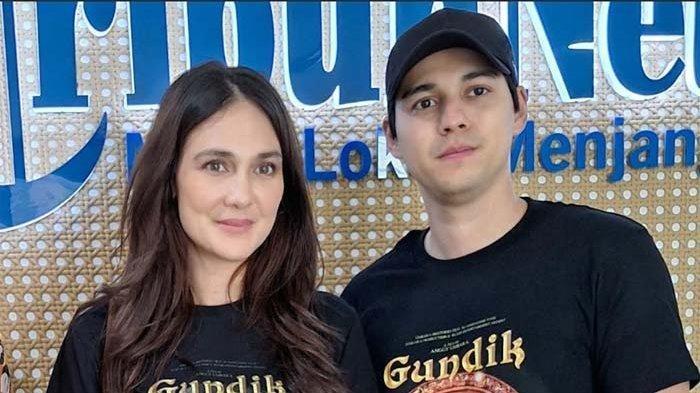 JAWAB KABAR PERNIKAHAN - Luna Maya ketika ditemui bersama Maxine Bouttier di kantor redaksi Tribunnews.com Network, di kawasan Palmerah, Jakarta Pusat, Rabu (9/4/2025) menjawab kabar pernikahannya yang undangannya bocor di media sosial. Dalam undangan tertera tanggal 7 Mei 2025.