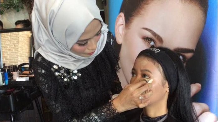 11 Tempat Kursus Kecantikan di Palembang, Tata Rias Rambut Hingga Wajah ...