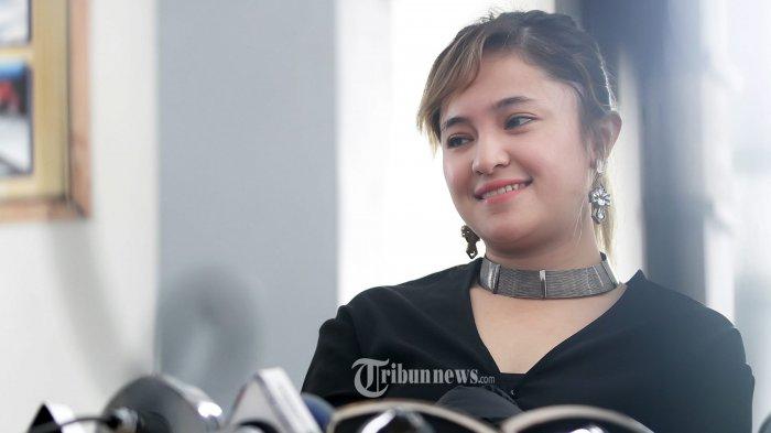 Potong Rambut Panjangnya dengan Model Seperti ini, Apa Iya Marshanda