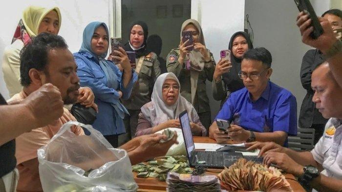 PENGEMIS SULTAN GORONTALO - Lutfi Haryono, pengemis yang sempat viral kembali diamankan Satpol PP Kota Gorontalo, pada Kamis (3/7/2025).