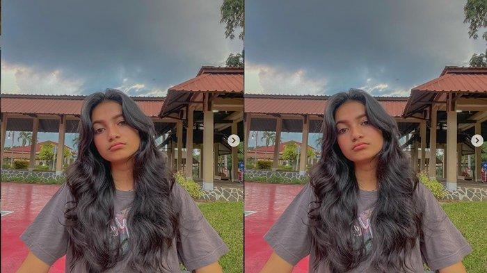 Safira Ratu Sofya Pemain Sinetron Dari Jendela SMP