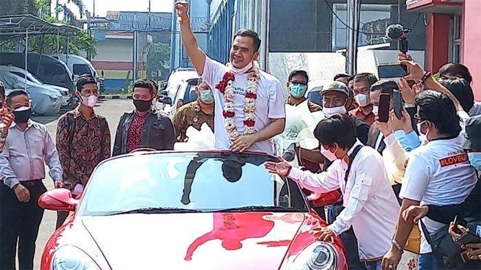 Pedangdut Saipul Jamil akhirnya menghirup udara segar setelah lima tahun mendekam didalam penjara, atas kasus asusila dan suap panitera dan hakim Pengadilan Negeri Jakarta Utara.