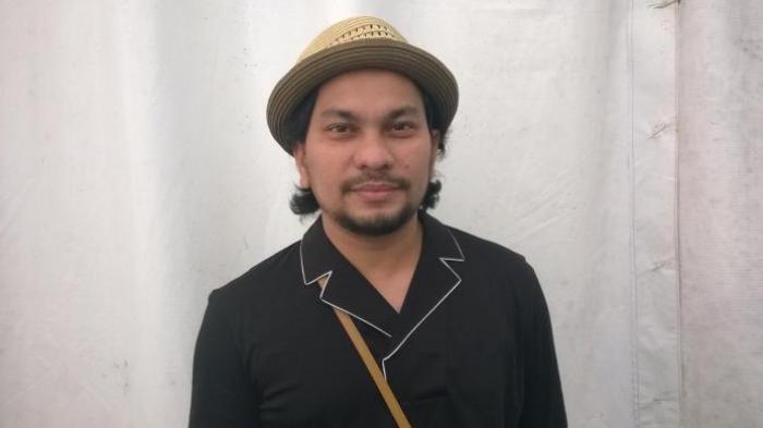 Vokalis jazz Tompi diabadikan ketika hadir sebagai bintang tamu dalam acara INSPIRASA Kilau Ramadhan dalam rangka ulang tahun ke 50 Harian KOMPAS di Plaza Selatan Gelora Bung Karno, Senayan, Jakarta Pusat, Minggu (28/6/2015).