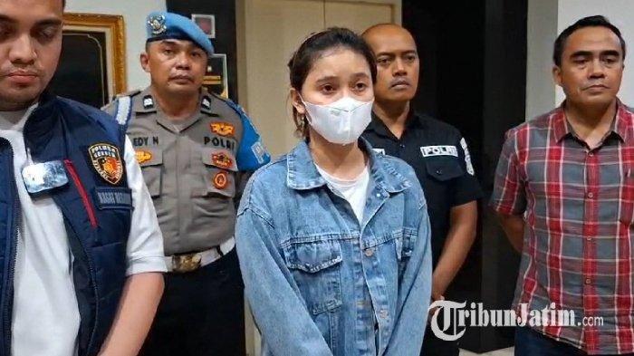 Azizatus Sholihah alias Pesek prank polisi usai ngaku dirampok disekap. Ternyata barang yang dilaporkan digadaikan sendiri
