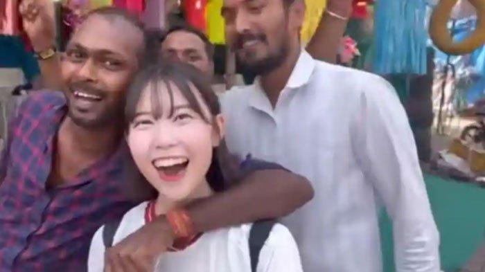 youtuber bernama Kelly asal Korea Selatan dilecehkan saat berkunjung ke India