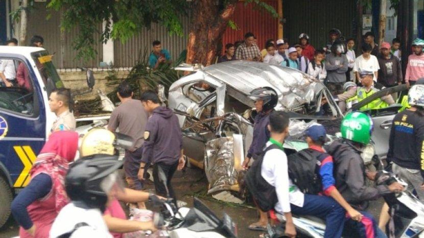Kecelakaan-di-depan-toko-roti-New-Holland-Kelurahan-9-10-Ulu-Kecamatan-SU-I-Palembang.jpg