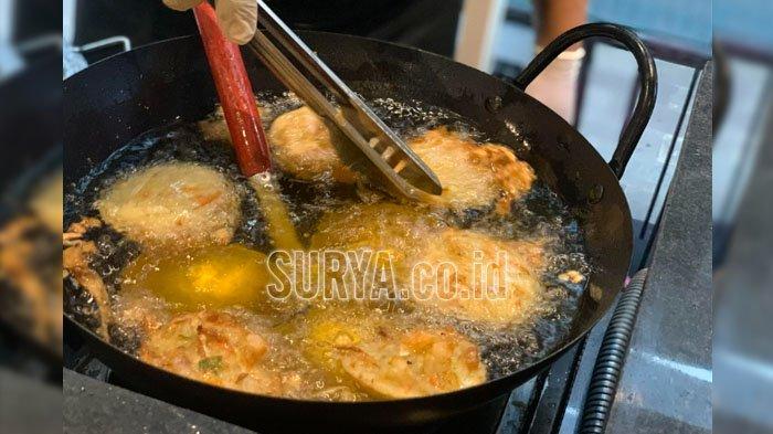 Gorengan menjadi hidangan yang digemari saat takjil berbuka puasa.