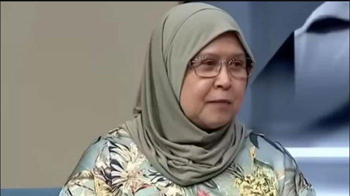 Pengacara Iptu Rudiana, Elza Syarief. Inilah 4 Kejanggalan yang Buktikan Klaim Elza Syarief di Kasus Vina Cirebon Keliru.