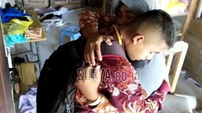 Agung Teddy Prasetya (19), anak tukang parkir di Tuban yang lolos seleksi Bintara Polda Jatim
