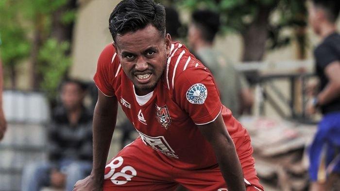 Alwi Slamat, eks kapten Persebaya Surabaya yang kini memperkuat Malut United