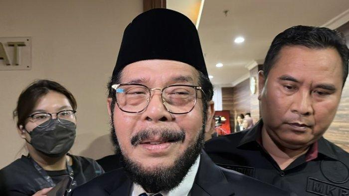 Anwar Usman diberhentikan dari jabatannya sebagai Ketua Mahkamah Konstitusi (MK), Selasa (7/11/2023). (KOMPAS.com/IRFAN KAMIL)