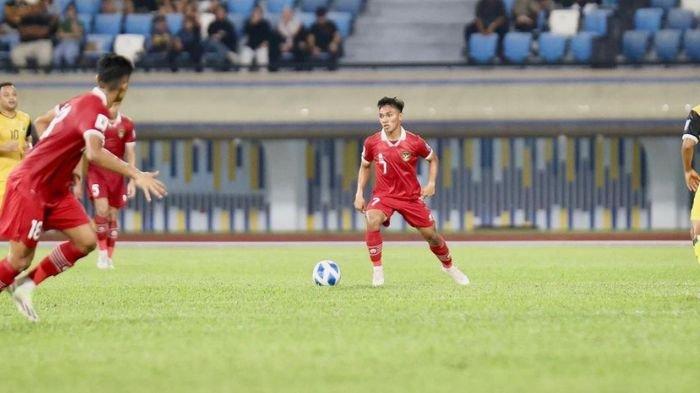 Arkhan Fikri saat memperkuat Timnas Indonesia. Pemain Arema FC itu jadi amunisi tambahan Shin Tae-yong jelang laga melawan Vietnam