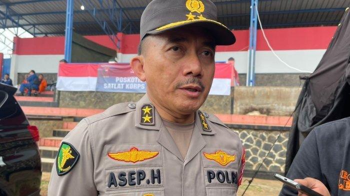 Kapusdokkes Polri Irjen Asep Hendradiana. Ia Diperintahkan Kapolri Untuk Memberikan Perawatan Maksimal kepada Malika Korban Penculikan di Gunung Sahari. Simak profil dan biodatanya.