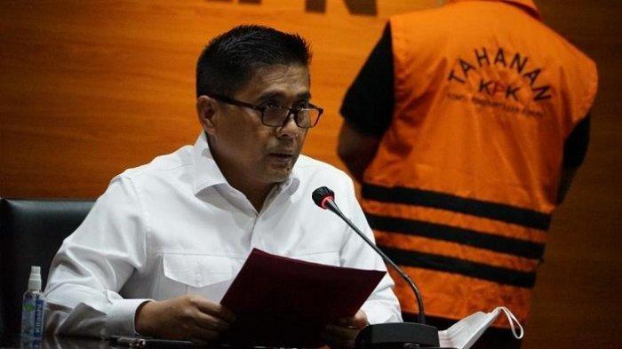 Irjen Karyoto yang Dimutasi Jadi Kapolda Metro Jaya Gantikan Fadil Imran. Simak profil dan biodatanya.