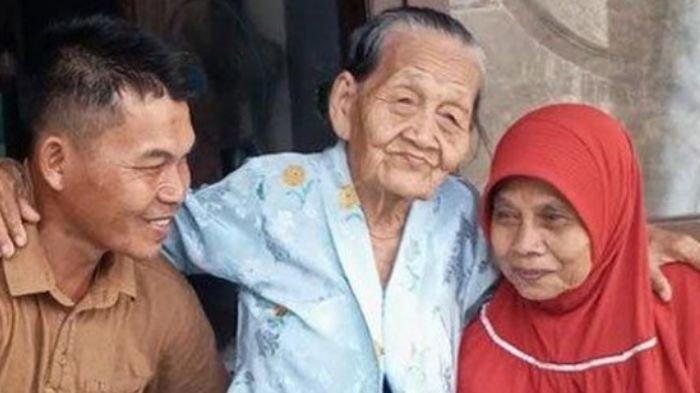 Momen pertemuan Mbah Wiji dan anaknya setelah terpisah 30 tahun