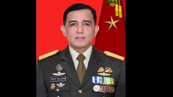 Brigjen Rudy Saladin, Eks Staf Khusus KSAD yang Dimutasi Jadi Sekretaris Militer Presiden. Simak profil dan biodatanya.