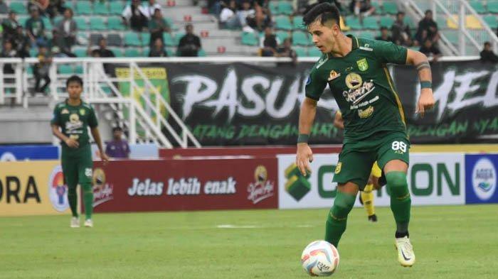 Penyerang sayap Persebaya Surabaya, Bruno Moriera.