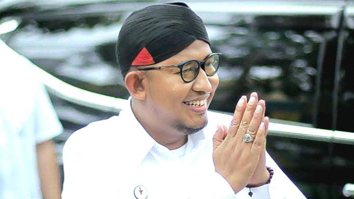 Bupati Sumenep Achmad Fauzi Wongsojudo meminta maaf atas insiden kericuhan yang terjadi di Festival Dewi Cemara pada Jumat (3/11/2023) malam.