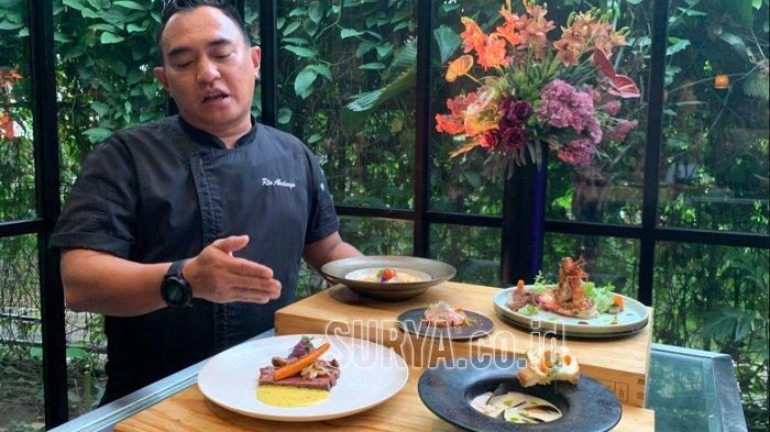 Chef Rio Abednego mempresentasikan menu valentine di JW Marriott Surabaya