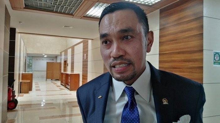 Ahmad Sahroni, politisi yang Dukung Gebrakan Baru Jenderal Andika Perkasa Soal Rekrutmen TNI. Simak profil dan biodatanya.