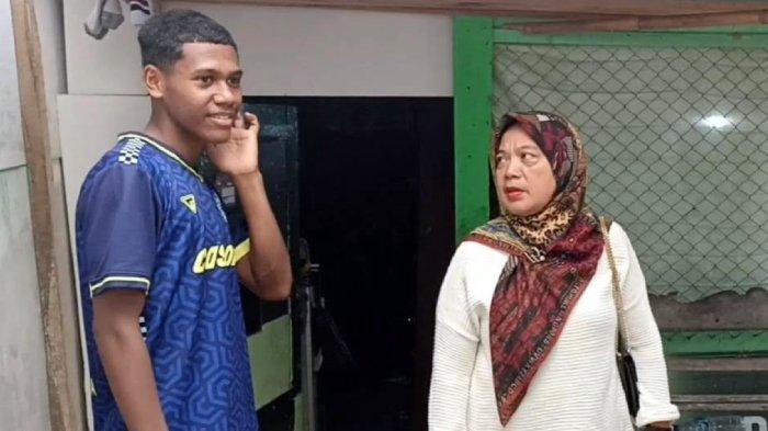 Fadly Alberto Hengga saat di rumahnya, Selasa (9/7/2024) siang.