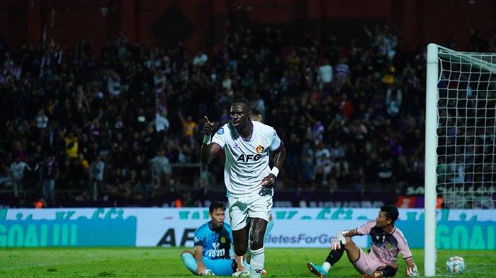 Flavio Silva baru saja mencatat sejarah bersama Persik Kediri dengan gelontoran 5 gol ke gawang Persikabo 1973 pada pekan ke-30 Liga 1