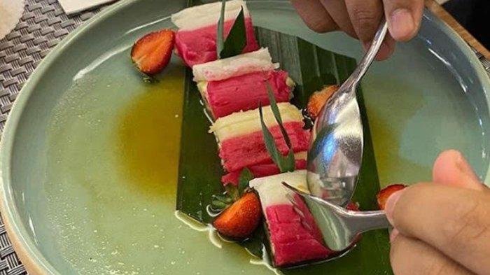 Kue putu mayang lembut dengan saus legit, yang ditawarkan Hotel Aston Inn Jemursari Surabaya