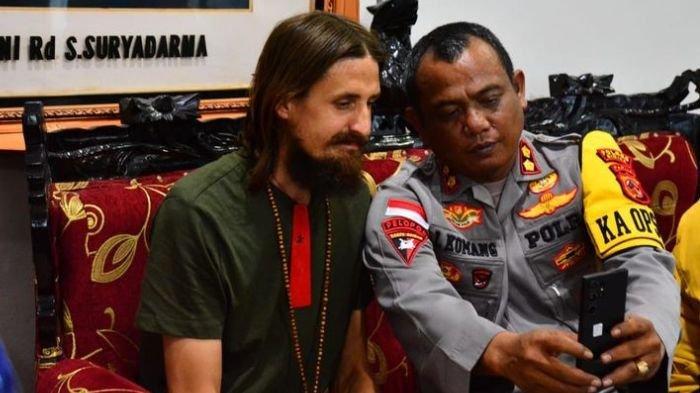 Kapten Philip, pilot Susi Air bebas