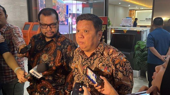 Jutek Bongso, pengacara terpidana kasus Vina Cirebon. Jutek ungkap Kejanggalan Besar Kasus Vina Cirebon.
