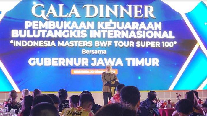 Jamu Peserta Indonesia Masters Super 100, Gubernur Khofifah Ayo Warga