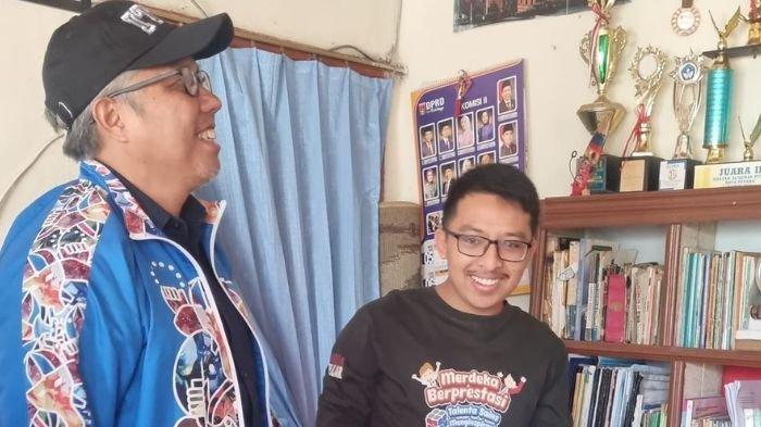 SNBP 2025 - Rektor ITB, Prof Tatacipta Dirgantara, menemui Nauli Al Ghifari di Bukittinggi, Sumatera Barat, (7/6/2025).