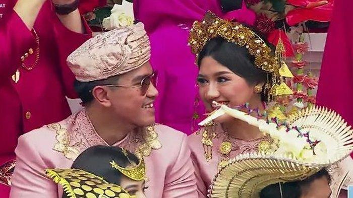 Kaesnag Pangarep dan Erina Gudono. Simak link live Streaming SCTV Acara Siraman Kaesang Pangarep Hari Ini Di Kediaman Presiden Jokowi.