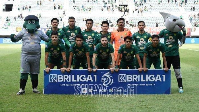 Line-up Persebaya Surabaya saat akan tampil di Liga 1 2023/2024