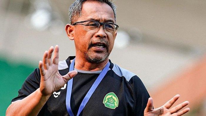 Mantan pelatih Persebaya Surabaya, Aji Santoso 