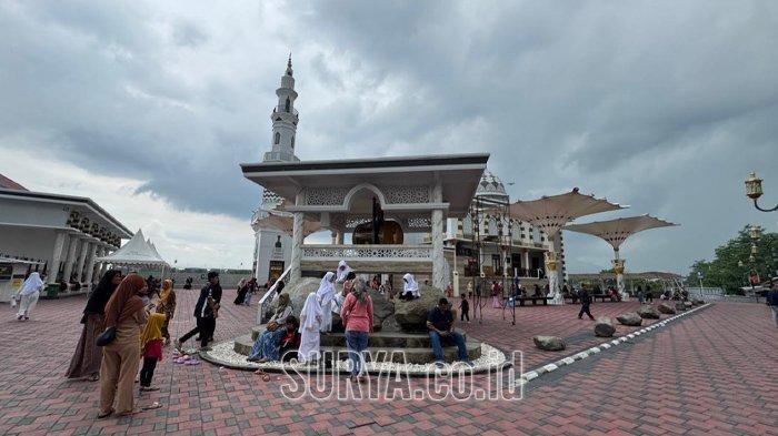 Masjid Jami Imam Baidhowi, yang terletak di Desa Langenharjo, Kecamatan Plemahan, Kabupaten Kediri.