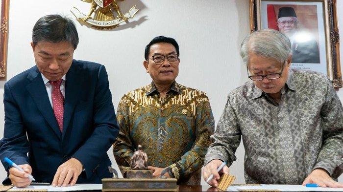 Penandatanganan Nota Kesepahaman atau Memorandum of Understanding antara Intiland, yang dilakukan oleh Pendiri dan Direktur Utama PT Intiland Development Tbk Hendro S Gondokusumo, dan Dr Lee Jeong Kun, selaku Chairman, Pendiri dan Chief Executive Officer Saltware, di Kantor Staf Presiden, Gedung Bina Graha, akhir pekan lalu disaksikan Kepala Staf Presiden sekaligus Ketua Umum Himpunan Kerukunan Tani Indonesia (HKTI) Jenderal TNI(Purn) Dr Moeldoko.