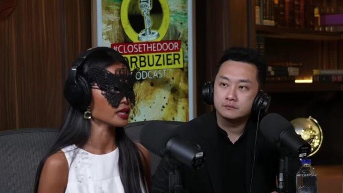 Lola, salah satu finalis Miss Universe Indonesia 2023, mengaku mendapat perintah tak masuk akal saat menjalani body checking di sebuah ballroom dengan CCTV.